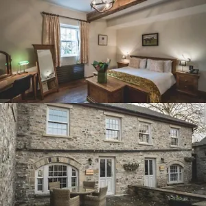 https://the-saddle-room-middleham.yorkshirehotels.net