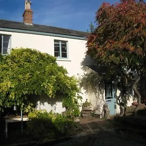 Charming & Garden Holiday home