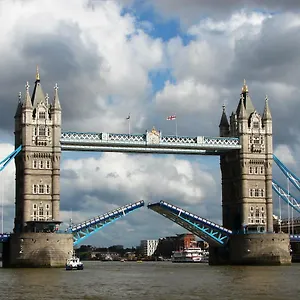 https://city-living-apartments.brighton-hotels-england.com